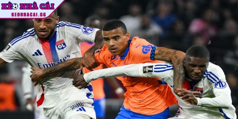 Đánh giá sức mạnh và tương quan lực lượng 2 đội bóng đối thủ