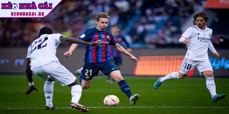 So sánh lối chơi cùng lực lượng của Real Sociedad vs Barcelona